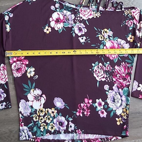 White Birch Floral Print Long Sleeve Boat Neck Crisscross Top - Size Small - Picture 3 of 7